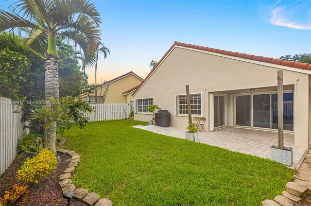 1315 Bayview Circle, Weston, FL 33326