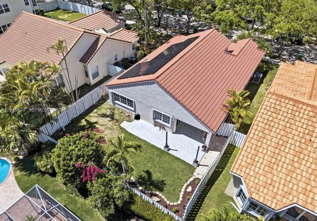 1315 Bayview Circle, Weston, FL 33326