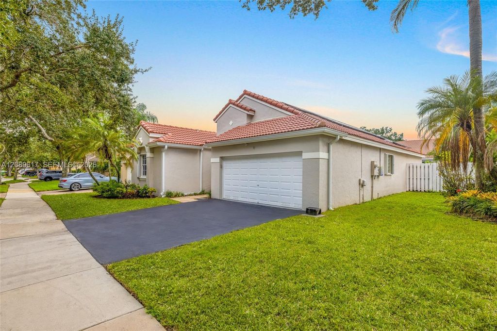 1315 Bayview Circle, Weston, FL 33326