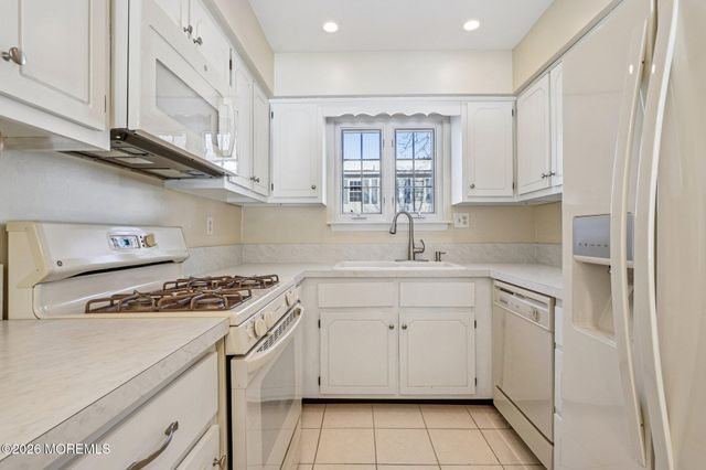 27 Apple Drive, Spring Lake Heights, NJ 07762