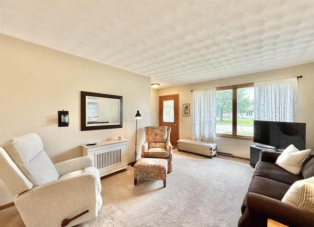 4105 Mackinac Drive, Janesville, WI 53546