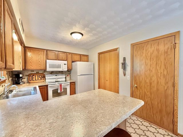 4105 Mackinac Drive, Janesville, WI 53546