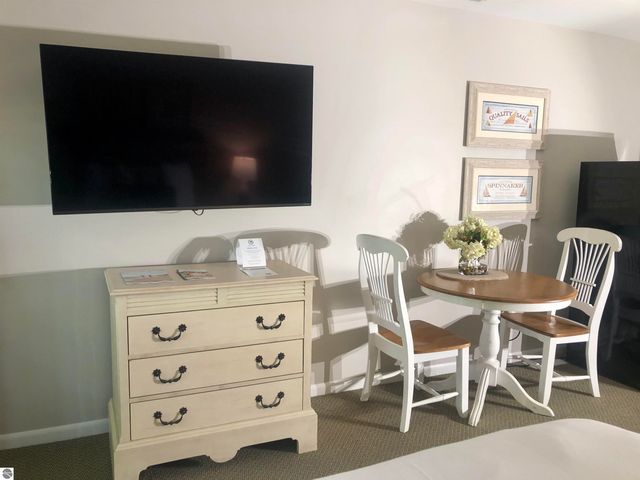 5619 Creeks Crossing, Williamsburg, MI 49690