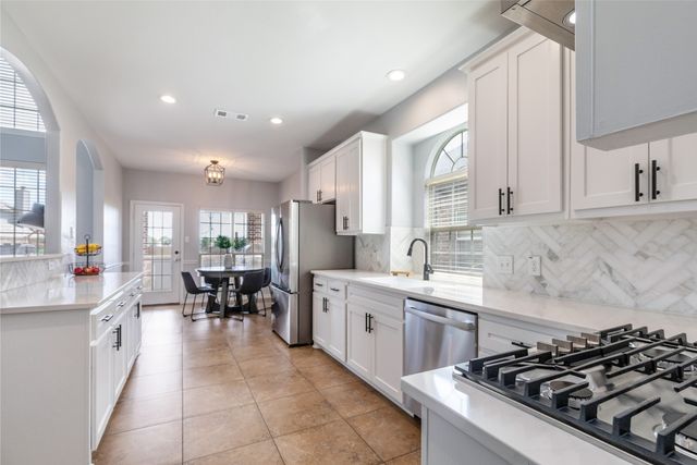 2624 Stable Door Lane, Fort Worth, TX 76244