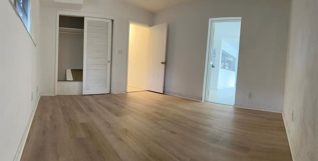 1650 NW 43rd Street, Oakland Park, FL 33309
