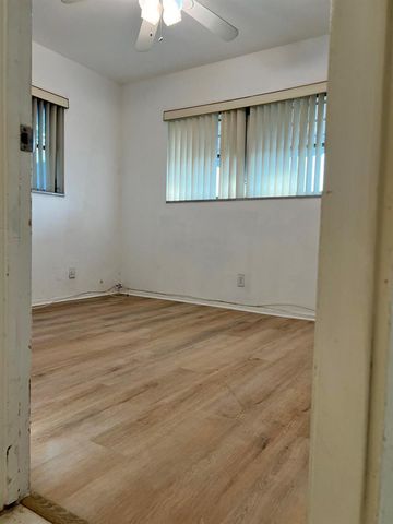1650 NW 43rd Street, Oakland Park, FL 33309