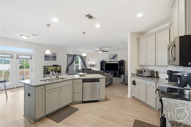 1067 Autumns Wood Circle E, Brunswick, GA 31524