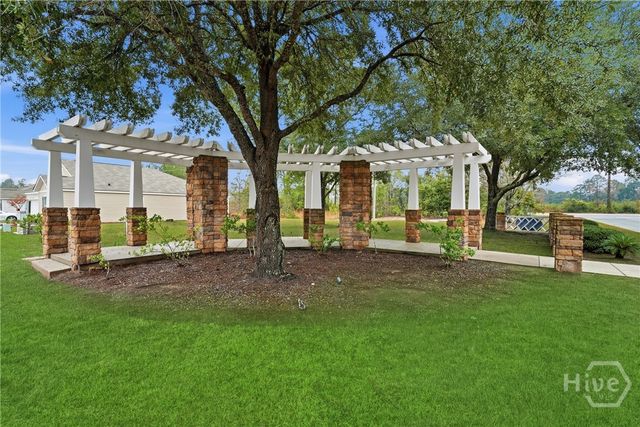 1067 Autumns Wood Circle E, Brunswick, GA 31524