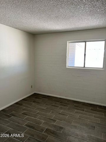 401 W GREENWICH Road, Kearny, AZ 85137