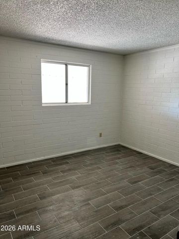 401 W GREENWICH Road, Kearny, AZ 85137