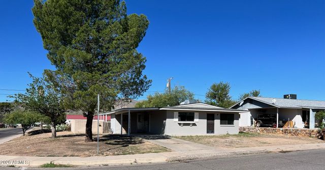 401 W GREENWICH Road, Kearny, AZ 85137