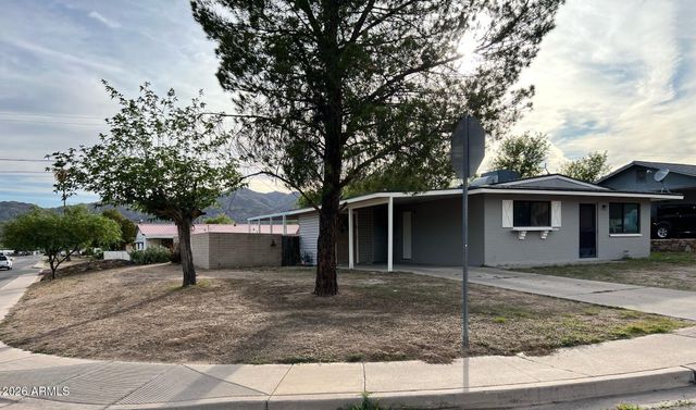 401 W GREENWICH Road, Kearny, AZ 85137
