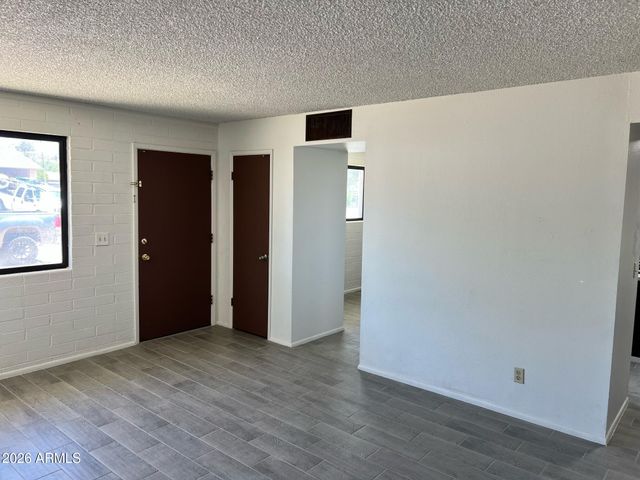 401 W GREENWICH Road, Kearny, AZ 85137