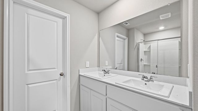 1912 CHEROKEE Lane, Cleburne, TX 76033