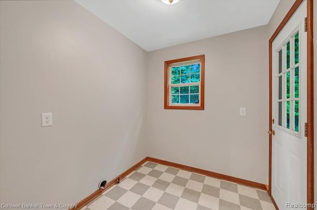 7250 Randall Drive, Fenton, MI 48430