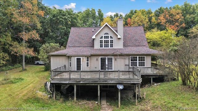 7250 Randall Drive, Fenton, MI 48430