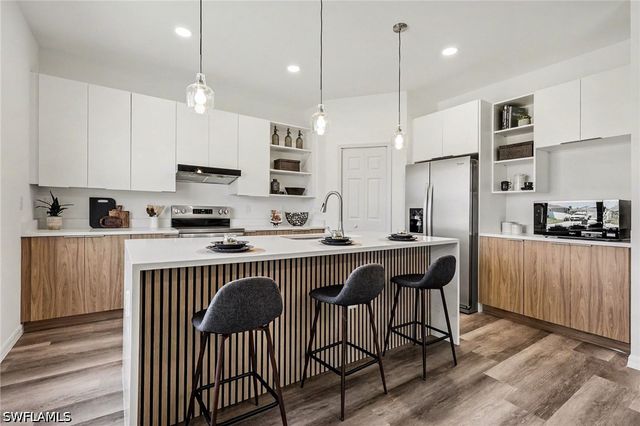 1727 NE 12th TER, Cape Coral, FL 33909