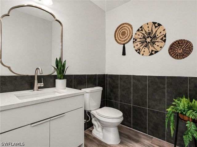 1727 NE 12th TER, Cape Coral, FL 33909