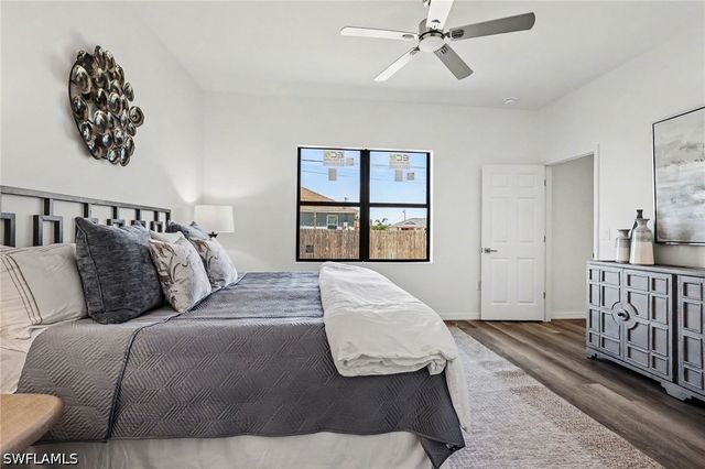 1727 NE 12th TER, Cape Coral, FL 33909