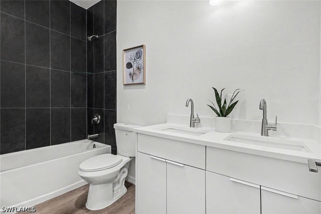 1727 NE 12th TER, Cape Coral, FL 33909