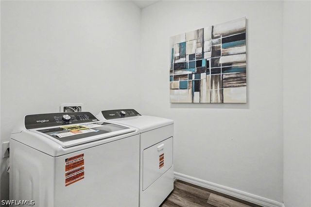 1727 NE 12th TER, Cape Coral, FL 33909