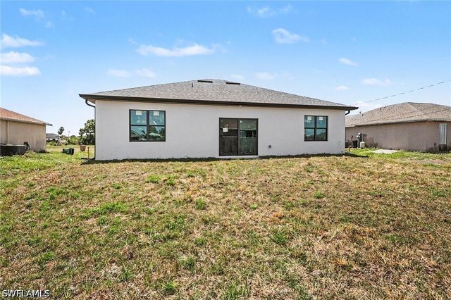 1727 NE 12th TER, Cape Coral, FL 33909