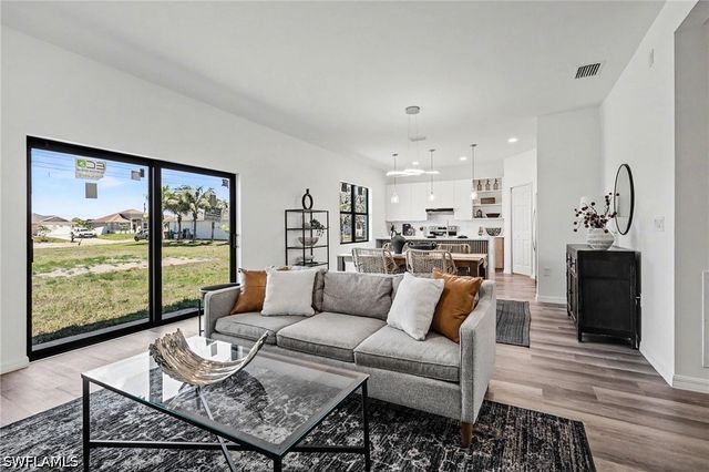 1727 NE 12th TER, Cape Coral, FL 33909