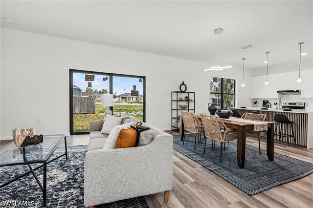 1727 NE 12th TER, Cape Coral, FL 33909