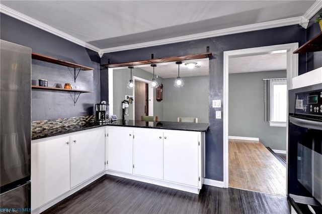 3 Hillcrest CIR, Hampton, VA 23666