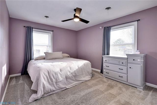 3 Hillcrest CIR, Hampton, VA 23666