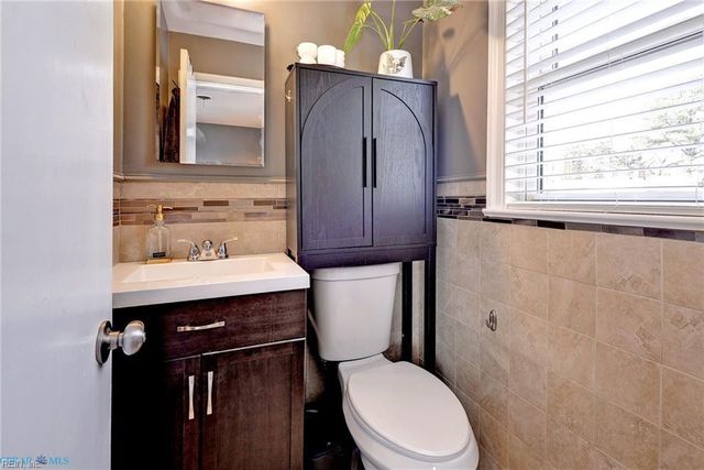 3 Hillcrest CIR, Hampton, VA 23666