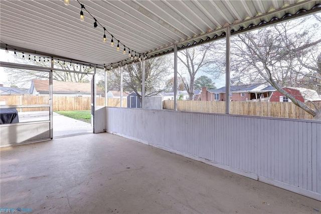 3 Hillcrest CIR, Hampton, VA 23666