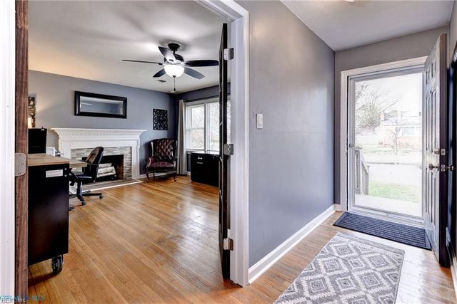 3 Hillcrest CIR, Hampton, VA 23666