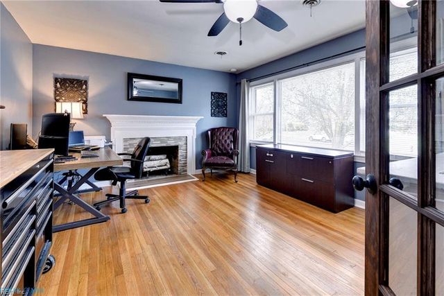 3 Hillcrest CIR, Hampton, VA 23666