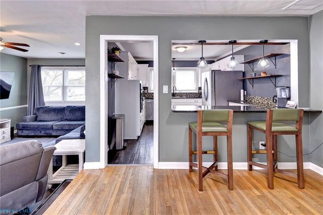 3 Hillcrest CIR, Hampton, VA 23666