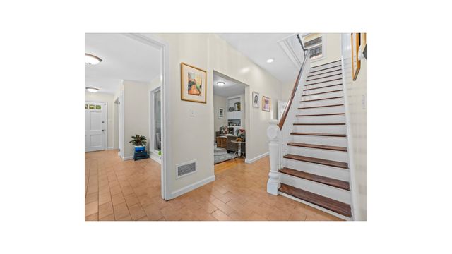 5600 MOSHOLU Avenue, New York City, NY 10471