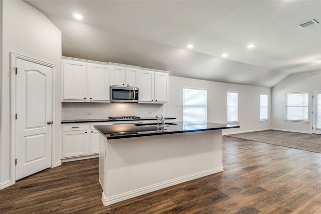 1024 Embers Lane, Denton, TX 76201