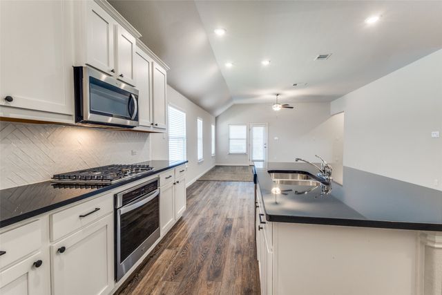 1024 Embers Lane, Denton, TX 76201