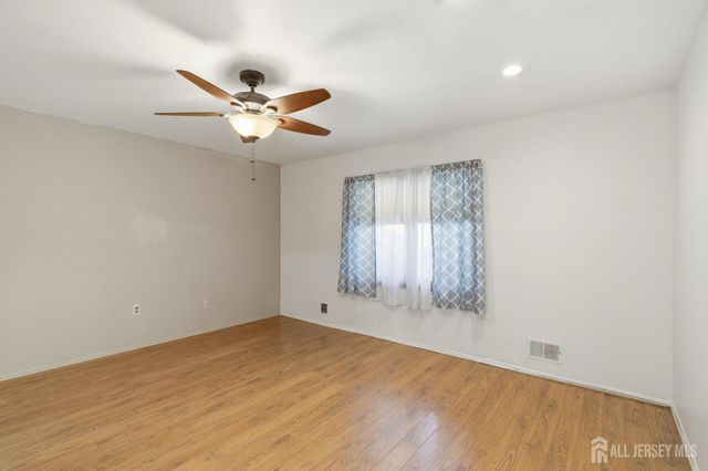 51 Malibu Court, Old Bridge, NJ 08857