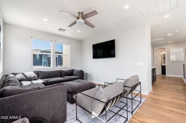 1555 E OCOTILLO Road 9, Phoenix, AZ 85014