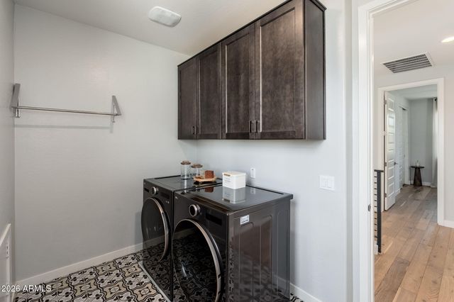 1555 E OCOTILLO Road 9, Phoenix, AZ 85014