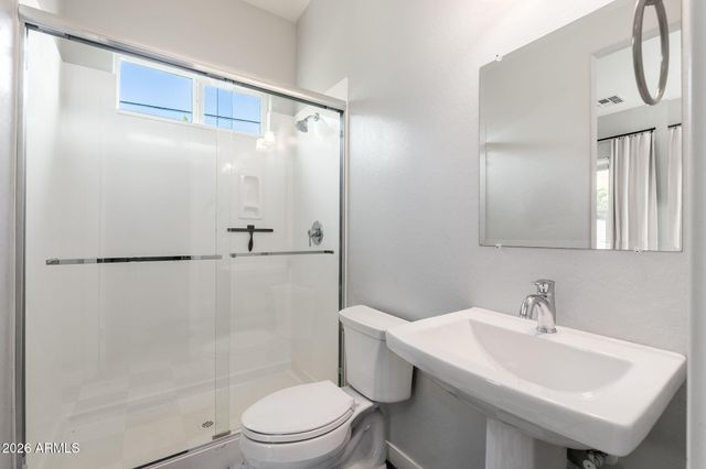 1555 E OCOTILLO Road 9, Phoenix, AZ 85014