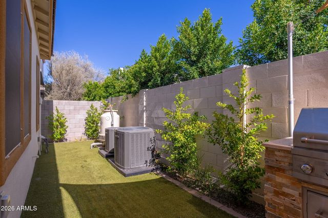 1555 E OCOTILLO Road 9, Phoenix, AZ 85014