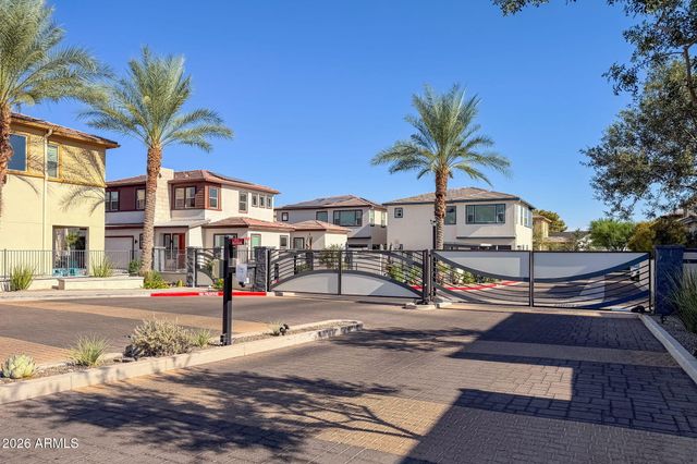 1555 E OCOTILLO Road 9, Phoenix, AZ 85014