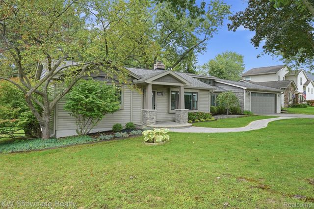2152 Shankin Drive, Wolverine Lake Village, MI 48390