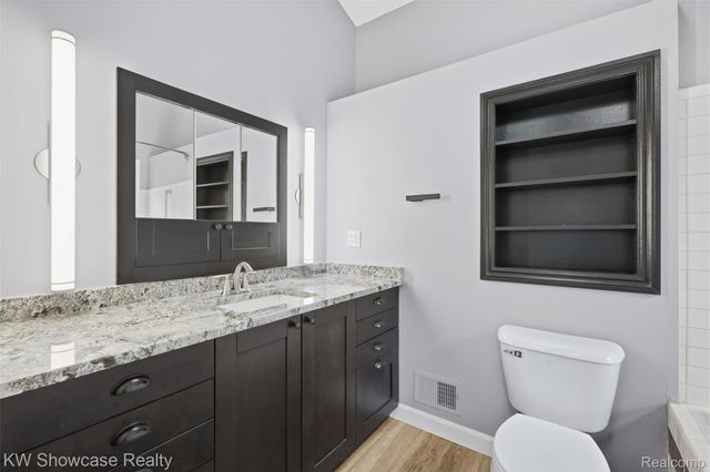 2152 Shankin Drive, Wolverine Lake Village, MI 48390