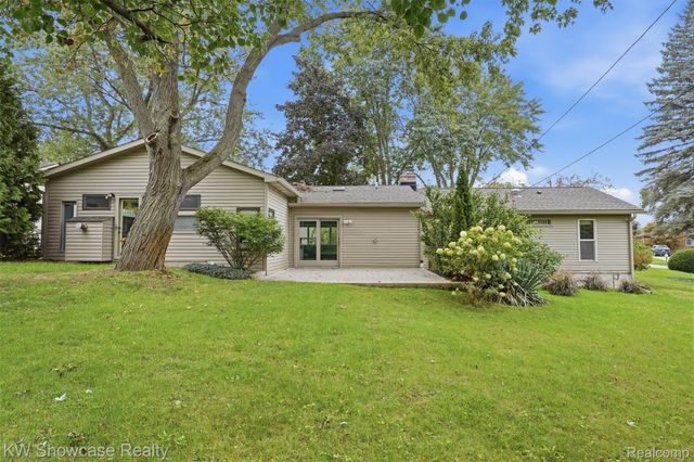 2152 Shankin Drive, Wolverine Lake Village, MI 48390