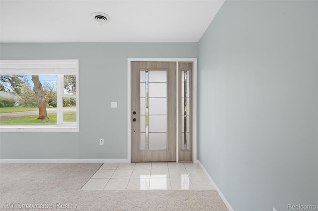 2152 Shankin Drive, Wolverine Lake Village, MI 48390