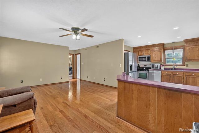 5219 E Carpenter Road, Flint, MI 48506