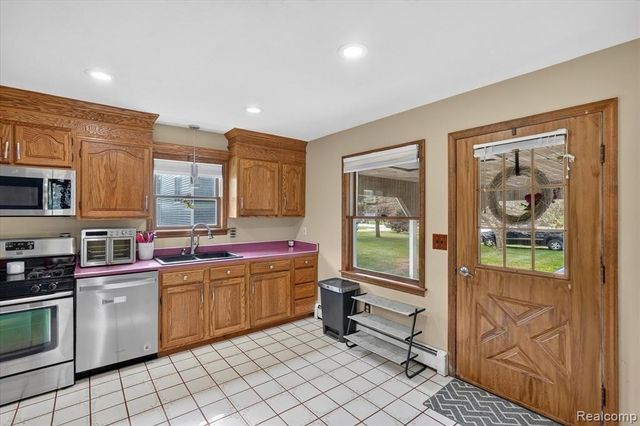 5219 E Carpenter Road, Flint, MI 48506